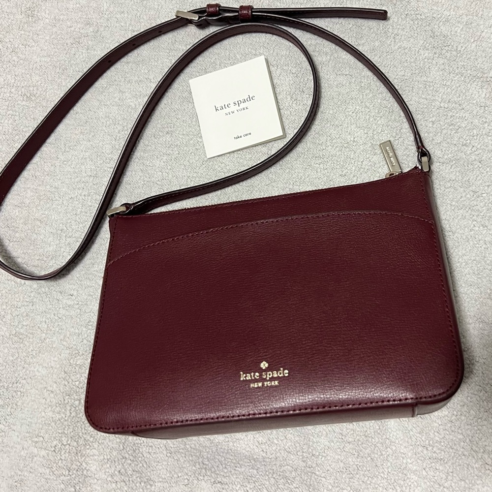 Crossbody bag in Cherrywood
